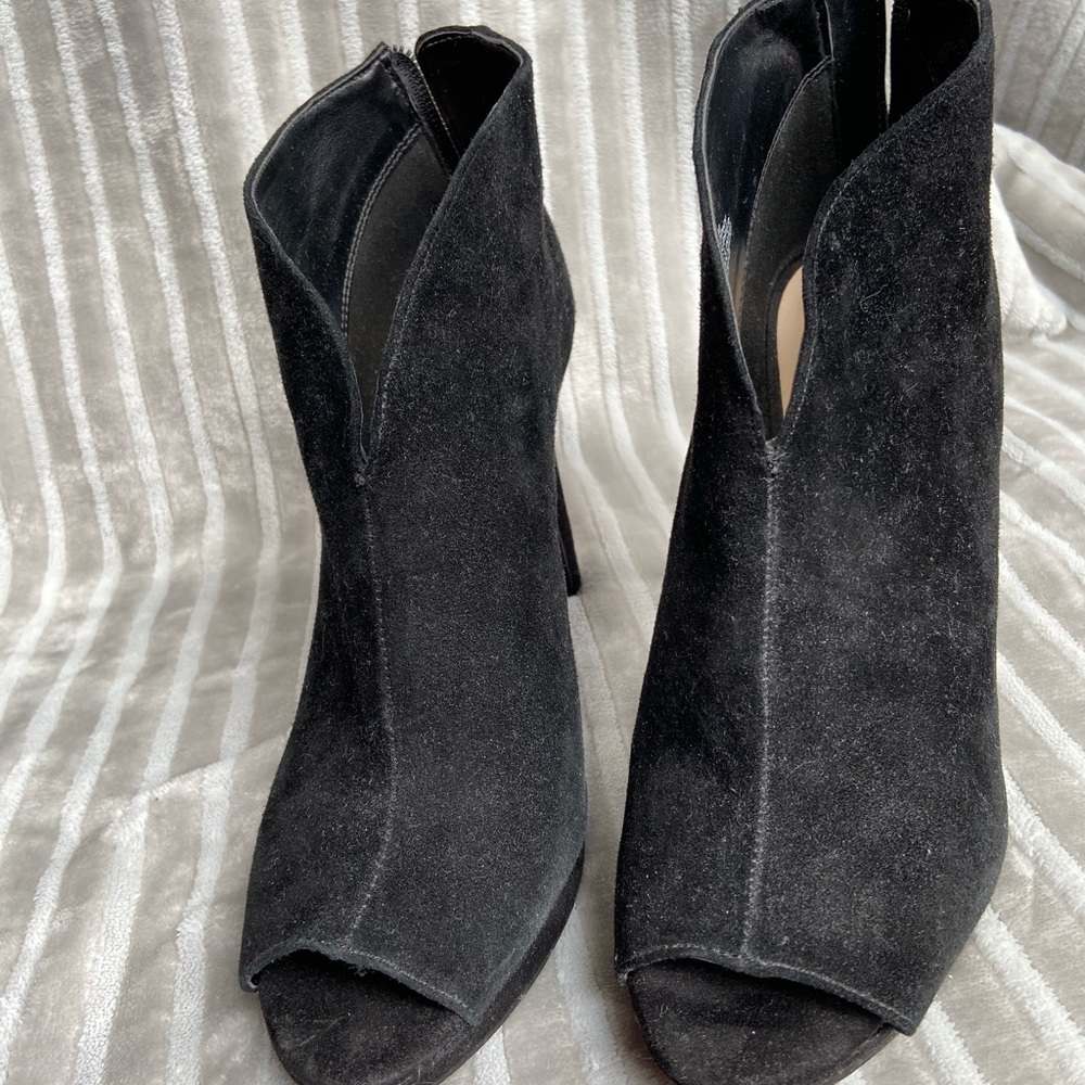 Nine West peep toe suede booties!